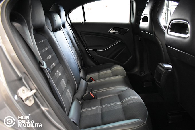 MERCEDES-BENZ A 180 d Automatic Sport